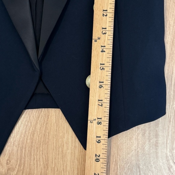 L'AGENCE $650 Navy and Black Cropped Button Detail Lila Blazer Size 0 NWT - Picture 12 of 13